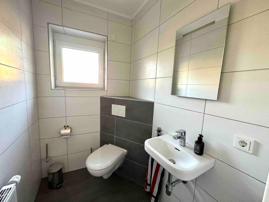 Ferienwohnung Komfortabel Wohnen เบรเมอร์ฮาเฟิน ภายนอก รูปภาพ